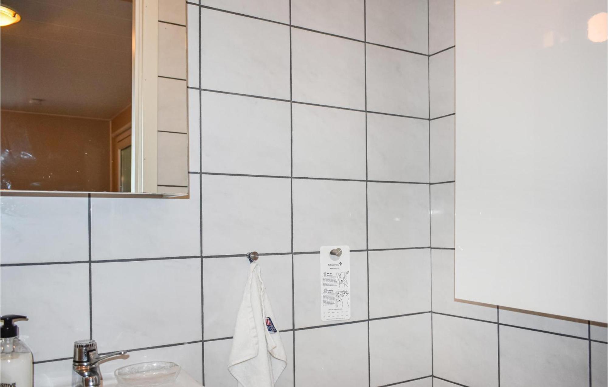 1 Bedroom Amazing Home In Hoellviken Dış mekan fotoğraf