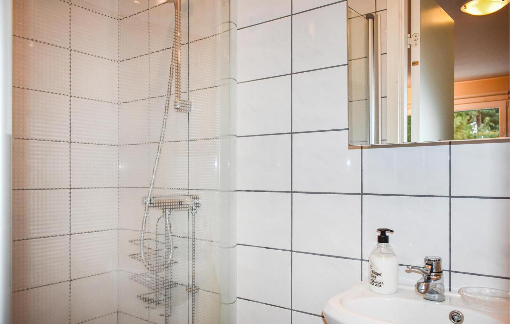 1 Bedroom Amazing Home In Hoellviken Dış mekan fotoğraf